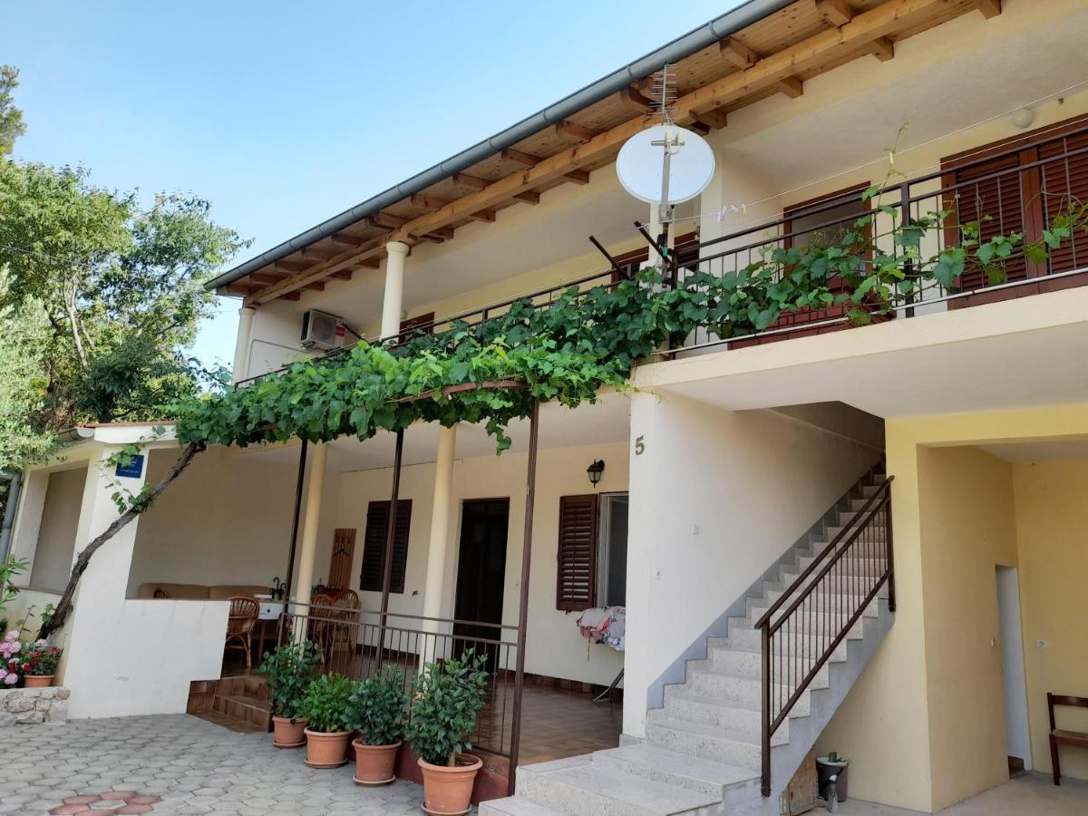 Apartmani Sekana Starigrad Paklenica Exterior foto