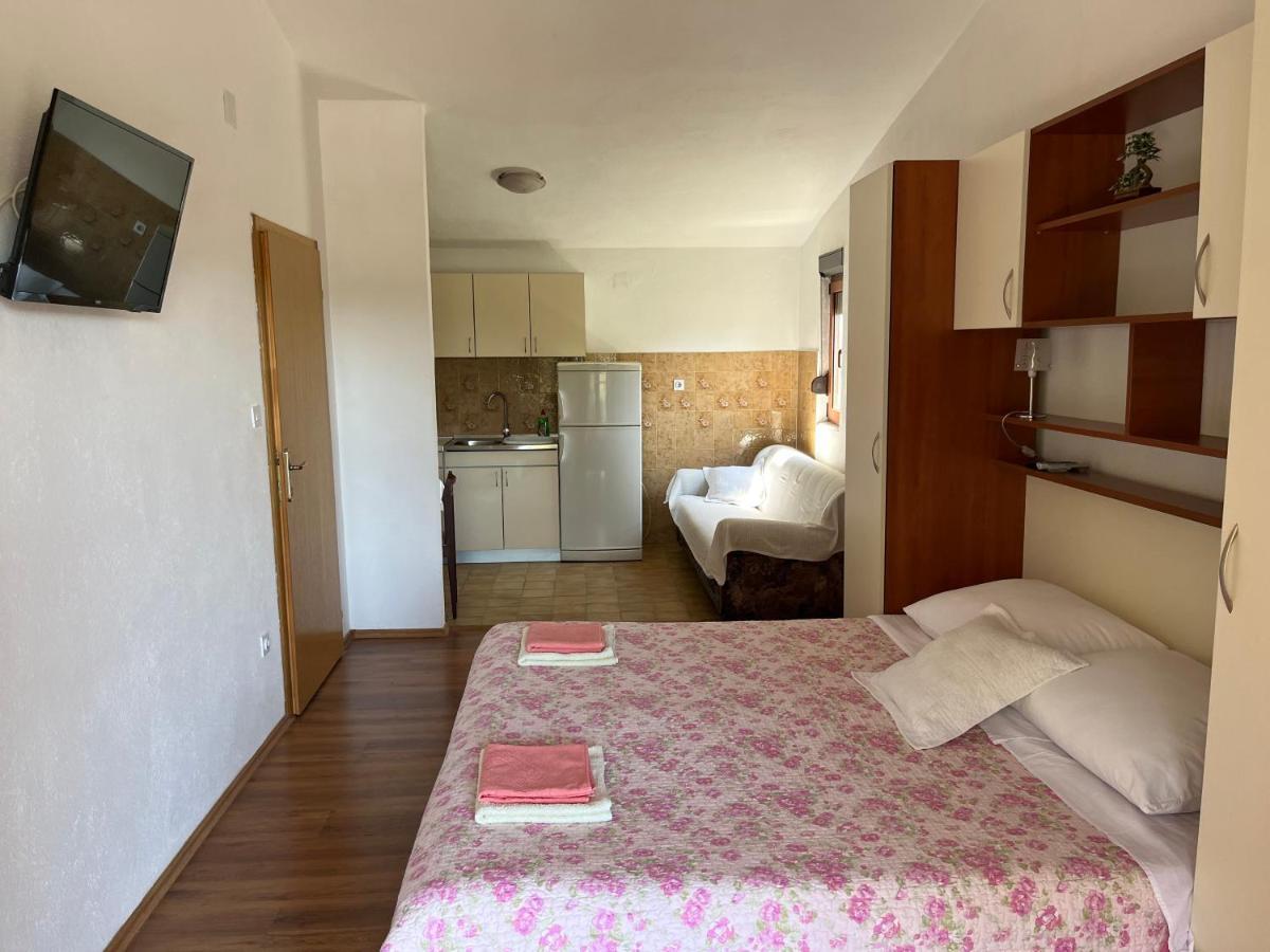 Apartmani Sekana Starigrad Paklenica Exterior foto